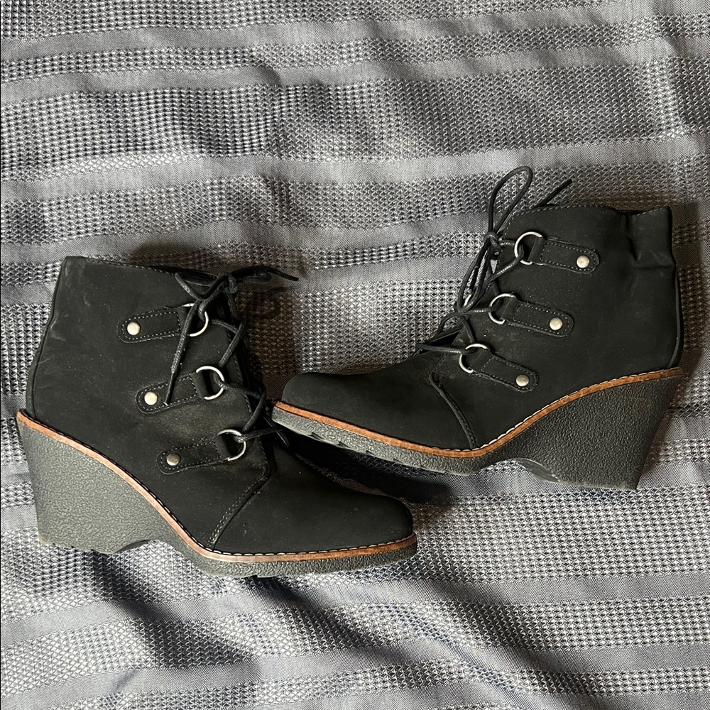 White Mountain Black Lace Up Wedge Boots